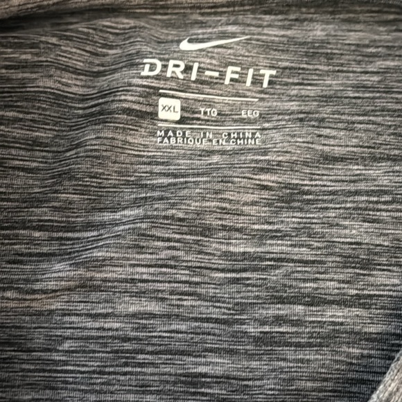 NIKE DRI FIT YOGA CREWNECK - Picture 3 of 4